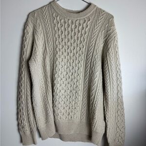 Uniqlo Men or Women Thick Beige Cable Knit Crewneck Sweater